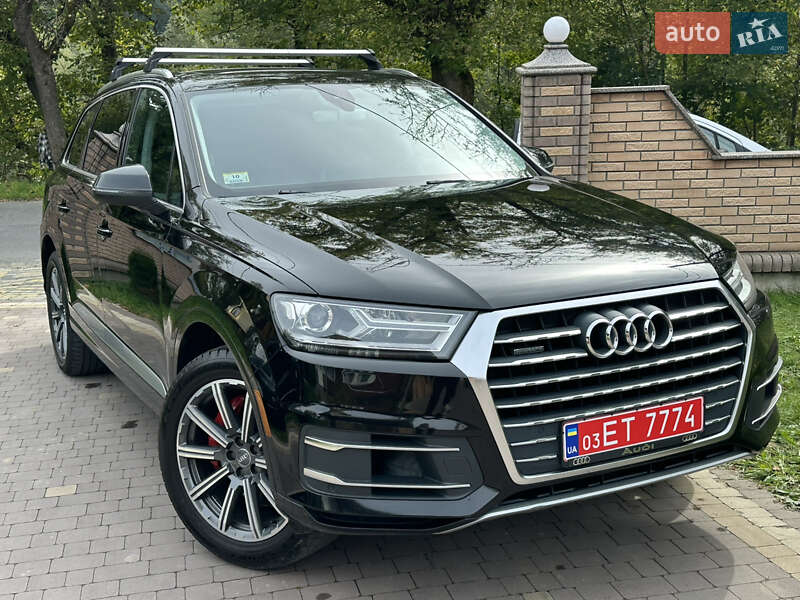 Позашляховик / Кросовер Audi Q7 2017 в 