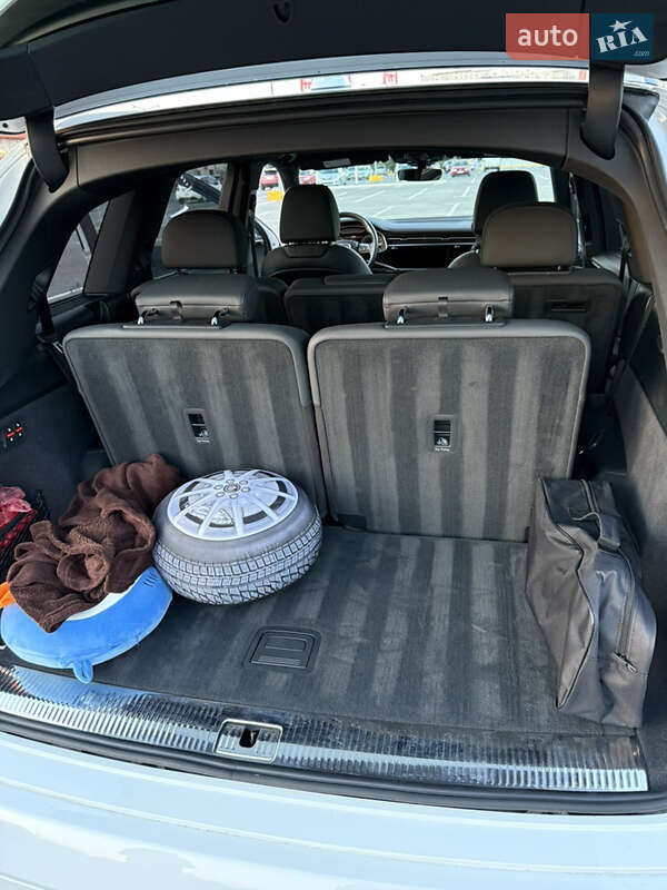 Внедорожник / Кроссовер Audi Q7 2020 в Черновцах