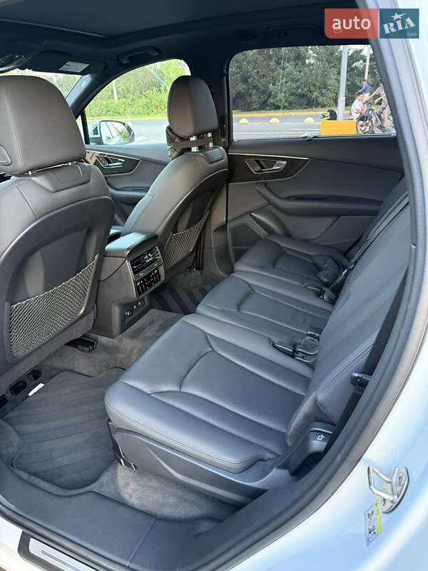 Внедорожник / Кроссовер Audi Q7 2020 в Черновцах