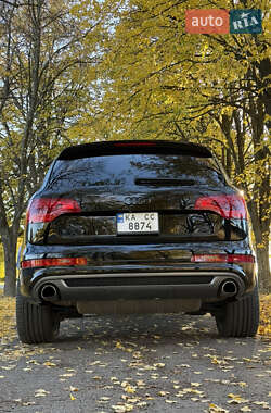 Внедорожник / Кроссовер Audi Q7 2013 в 