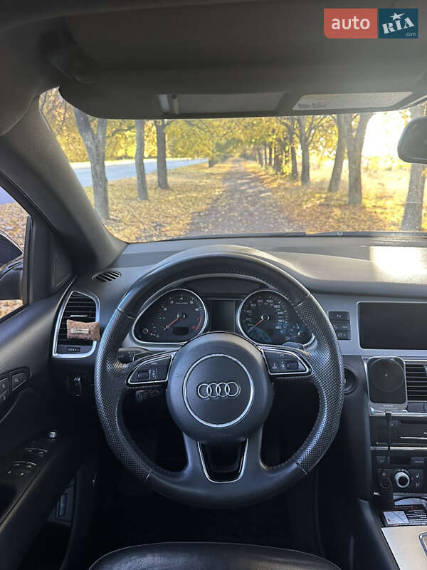 Позашляховик / Кросовер Audi Q7 2013 в Сумах