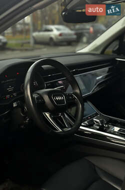 Позашляховик / Кросовер Audi Q7 2020 в  фото 25 Позашляховик / Кросовер Audi Q7 2020 в