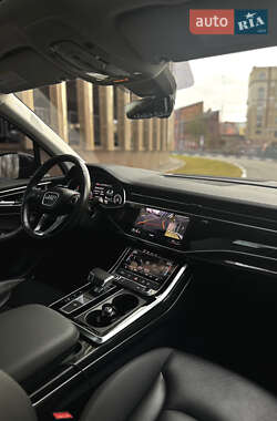 Позашляховик / Кросовер Audi Q7 2020 в  фото 29 Позашляховик / Кросовер Audi Q7 2020 в