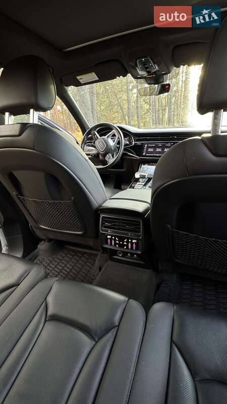 Позашляховик / Кросовер Audi Q7 2021 в Харкові