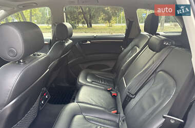 Внедорожник / Кроссовер Audi Q7 2015 в 