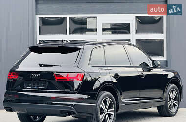 Внедорожник / Кроссовер Audi Q7 2016 в 