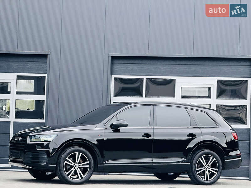 Позашляховик / Кросовер Audi Q7 2016 в Мукачевому