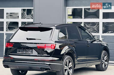 Внедорожник / Кроссовер Audi Q7 2016 в 