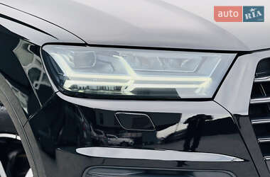 Внедорожник / Кроссовер Audi Q7 2016 в 