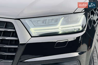Внедорожник / Кроссовер Audi Q7 2016 в 