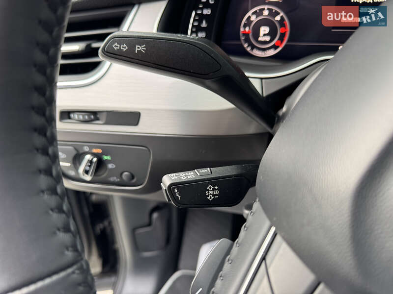 Позашляховик / Кросовер Audi Q7 2016 в Мукачевому