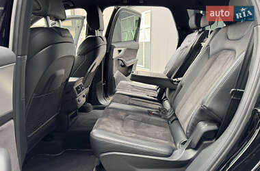 Внедорожник / Кроссовер Audi Q7 2016 в 