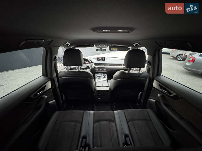 Позашляховик / Кросовер Audi Q7 2016 в Мукачевому