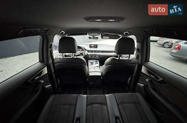 Внедорожник / Кроссовер Audi Q7 2016 в 