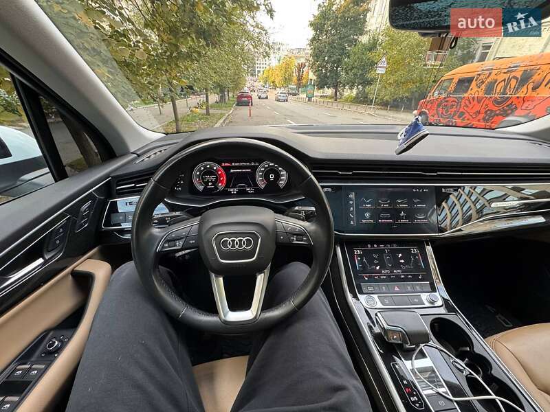 Позашляховик / Кросовер Audi Q7 2020 в Києві