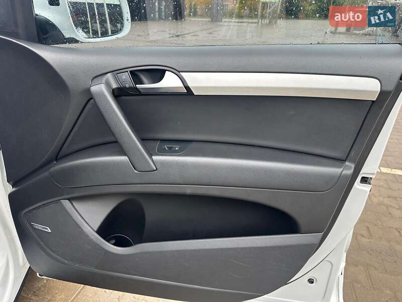 Внедорожник / Кроссовер Audi Q7 2011 в Золочеве