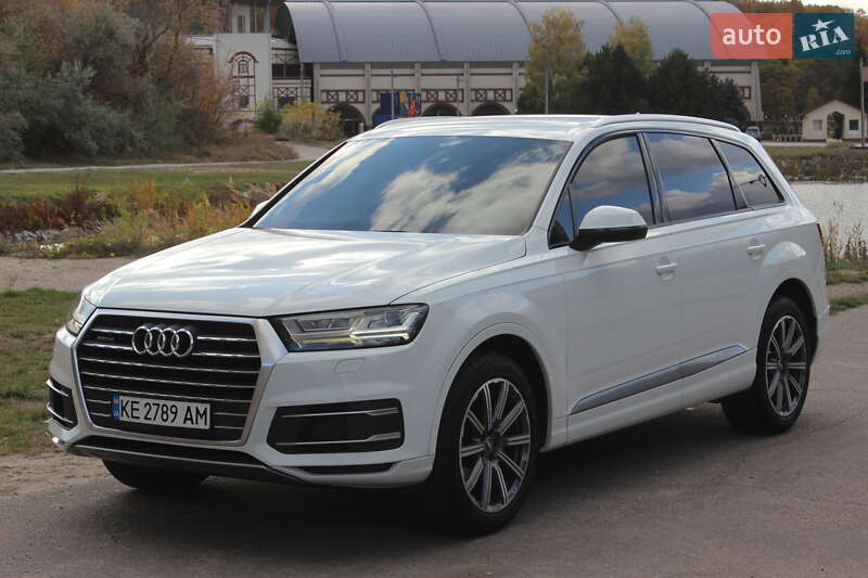 Позашляховик / Кросовер Audi Q7 2015 в Дніпрі
