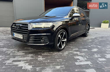 Позашляховик / Кросовер Audi Q7 2017 в 
