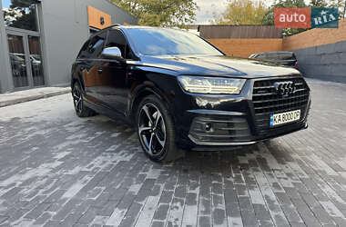 Позашляховик / Кросовер Audi Q7 2017 в 