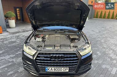 Позашляховик / Кросовер Audi Q7 2017 в 