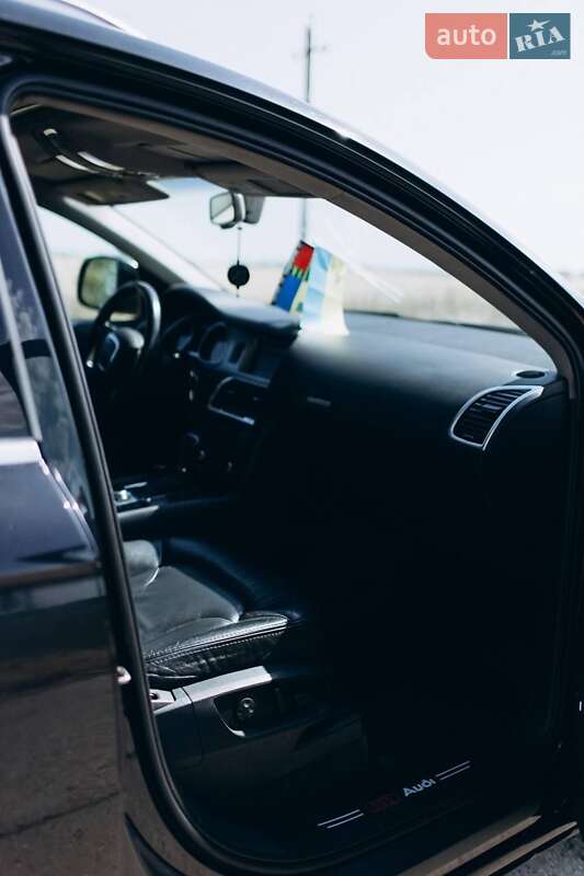 Внедорожник / Кроссовер Audi Q7 2007 в Черноморске