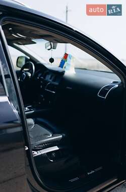 Позашляховик / Кросовер Audi Q7 2007 в 