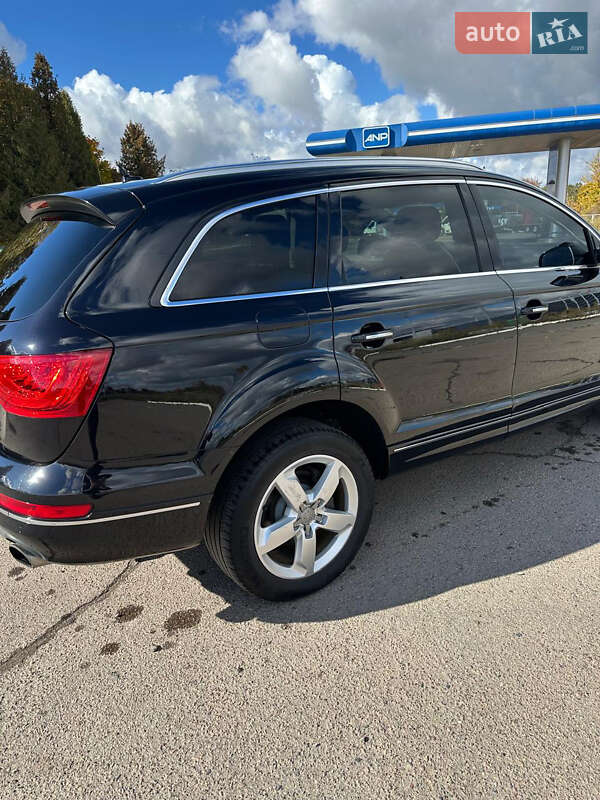 Позашляховик / Кросовер Audi Q7 2013 в Володимирі