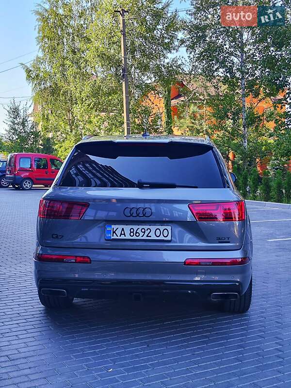 Внедорожник / Кроссовер Audi Q7 2016 в Полтаве