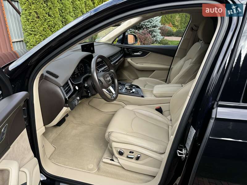 Позашляховик / Кросовер Audi Q7 2017 в Києві