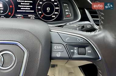 Позашляховик / Кросовер Audi Q7 2017 в 