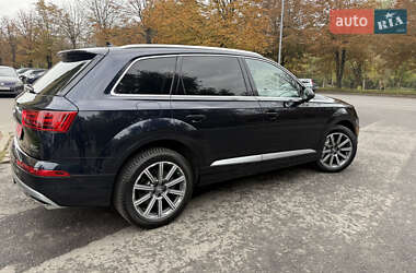 Позашляховик / Кросовер Audi Q7 2017 в 