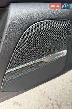 Позашляховик / Кросовер Audi Q7 2017 в 