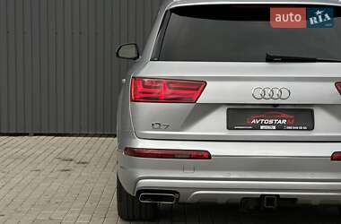 Позашляховик / Кросовер Audi Q7 2016 в 