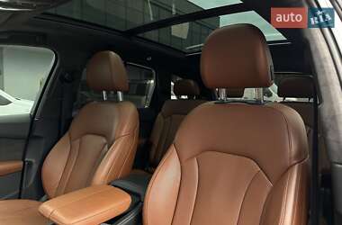 Позашляховик / Кросовер Audi Q7 2016 в 