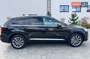 Позашляховик / Кросовер Audi Q7 2018 в  фото 9 Позашляховик / Кросовер Audi Q7 2018 в