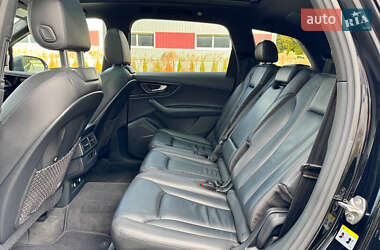 Позашляховик / Кросовер Audi Q7 2018 в  фото 27 Позашляховик / Кросовер Audi Q7 2018 в