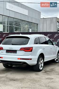 Позашляховик / Кросовер Audi Q7 2012 в 