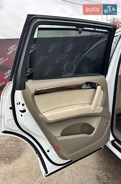 Позашляховик / Кросовер Audi Q7 2012 в 
