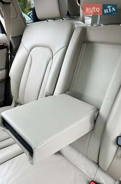 Позашляховик / Кросовер Audi Q7 2012 в 