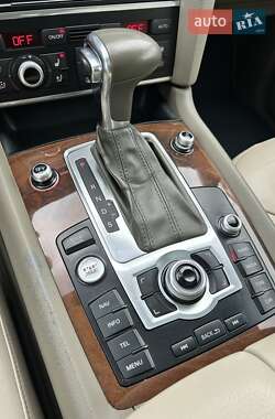Позашляховик / Кросовер Audi Q7 2012 в 