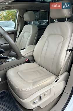 Позашляховик / Кросовер Audi Q7 2012 в 