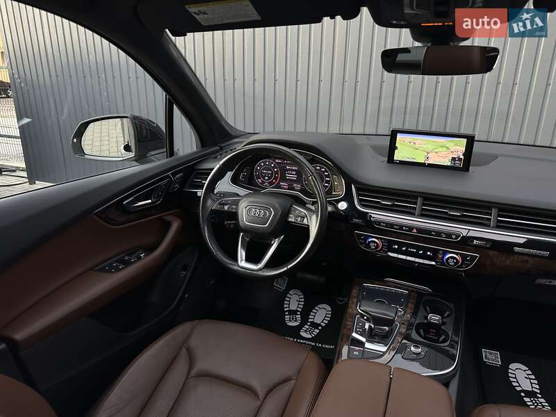 Позашляховик / Кросовер Audi Q7 2017 в Мукачевому