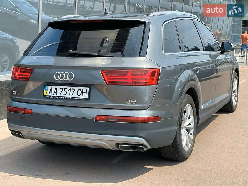Позашляховик / Кросовер Audi Q7 2015 в Києві