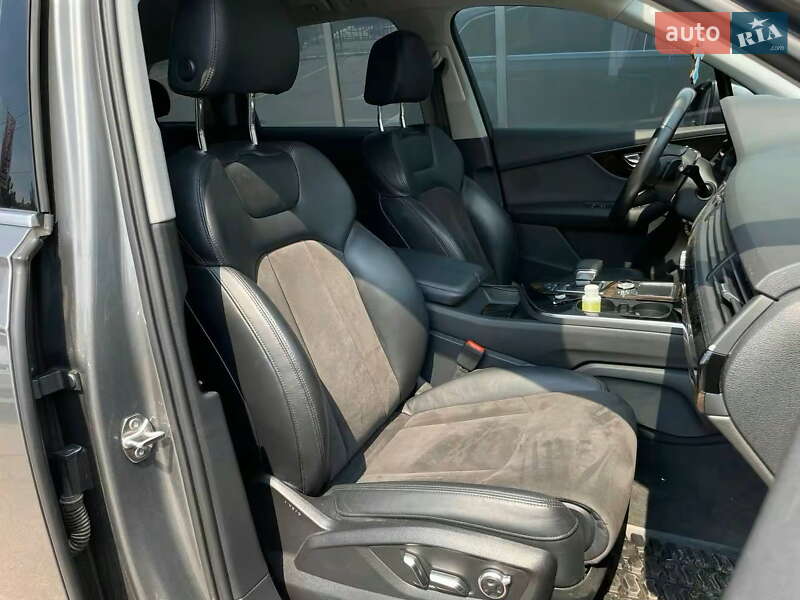 Позашляховик / Кросовер Audi Q7 2015 в Києві