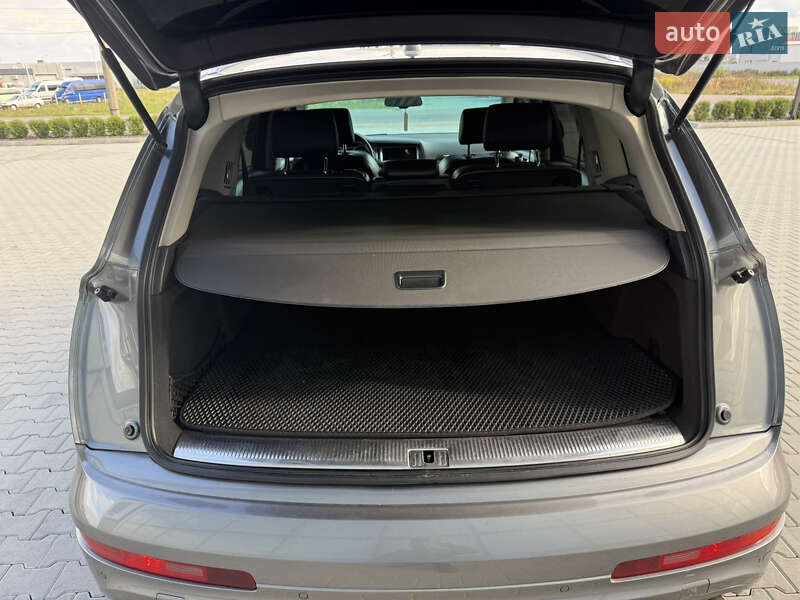 Внедорожник / Кроссовер Audi Q7 2010 в Хусте