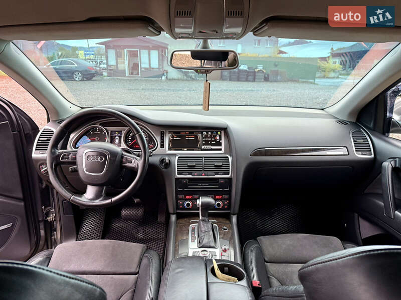 Внедорожник / Кроссовер Audi Q7 2010 в Хусте
