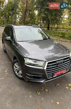 Внедорожник / Кроссовер Audi Q7 2019 в 