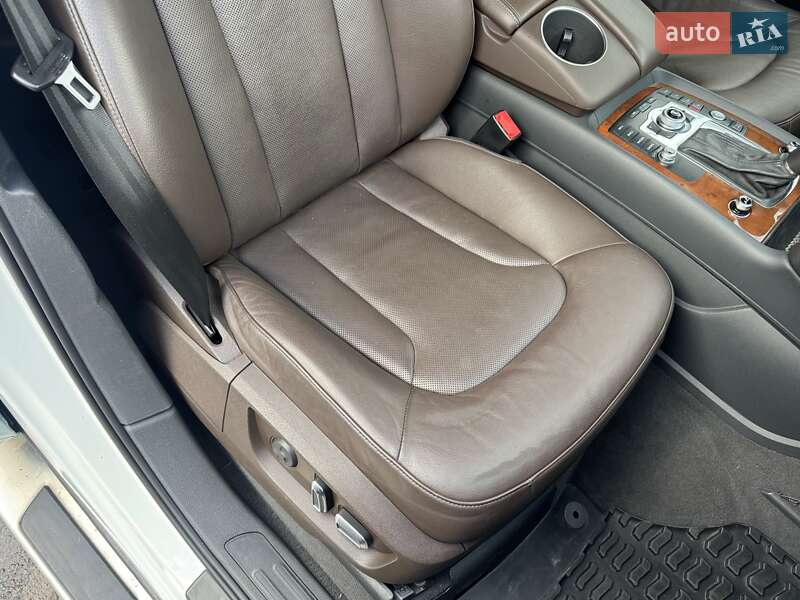 Внедорожник / Кроссовер Audi Q7 2013 в Тернополе