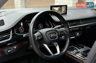 Внедорожник / Кроссовер Audi Q7 2018 в 