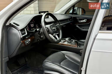 Внедорожник / Кроссовер Audi Q7 2018 в 